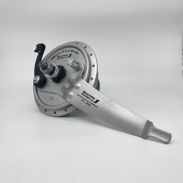 Voornaaf / 100 MM / Vaste as 136 MM / Trommelrem 90 MM / 36GTS / Sturmey Archer / BF / Zilver / City