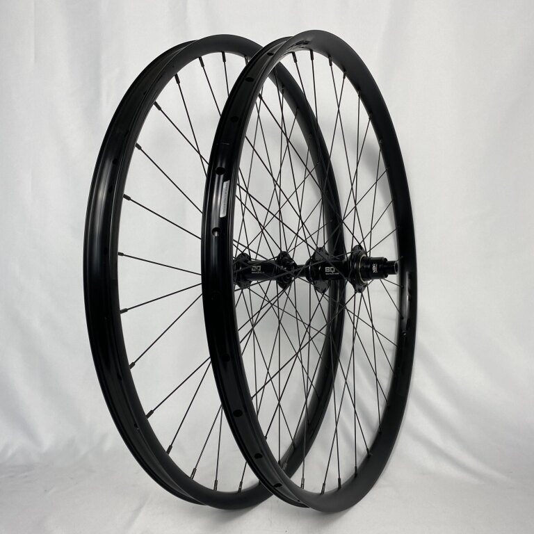 Paire de roues / 622X30C / Race Face / AR Offset 30 / Noir / BQ / BQ-RH30019 / SRAM XD(R) 11S/12S / 148 MM / Disc (Centerlock) / VTT