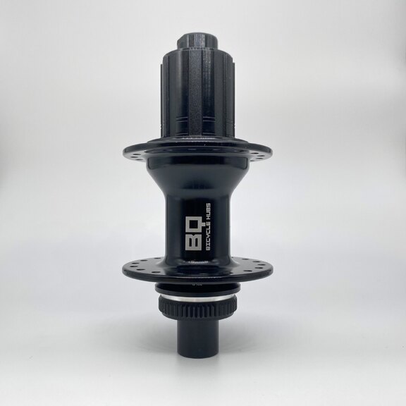 Achternaaf / 142 MM / Steekas Ø 12 MM / Disc (Centerlock) / 32GTS / BQ / BQ-RH30016 / HG Body 36,85 MM / Zwart / Race / Gravel 