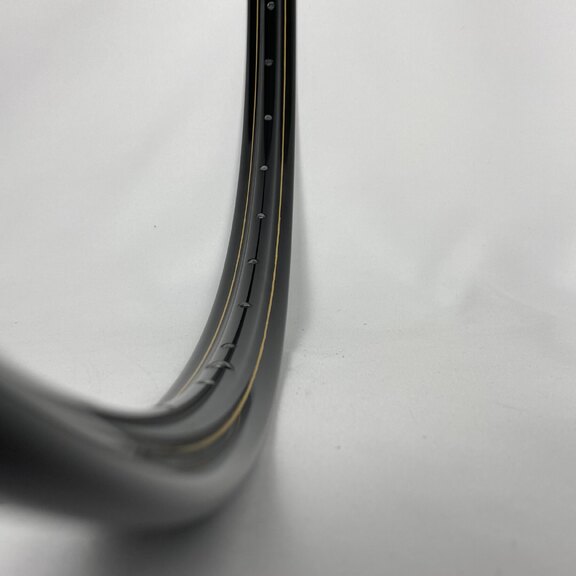 Velg / 584X25C / 36GTS / Enkelwandig / Ongebust / Rigida - Ryde / V38 / Zwart m. Bies (Goud) 