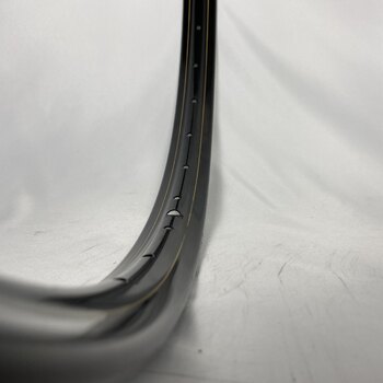 GEBRAUCHT / Felge / 590X25C / 36GTS / Einwandig / No eyelets / Sonstige / V38 / Schwarz mit goldenem Streifen