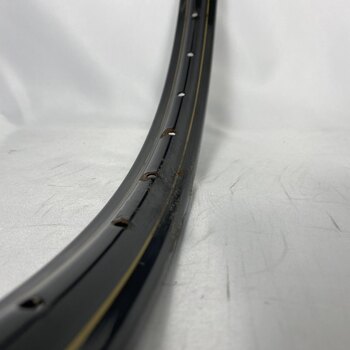 GEBRAUCHT / Felge / 590X24C / 36GTS / Einwandig / No Eyelets / Sonstige / V38 / Schwarz mit goldenem Streifen