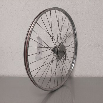 USED ​​Front wheel / 590X22C / Others / ST32 RVS / Silver / Others / UNI / / 97 MM / Drum brake 90 MM / City